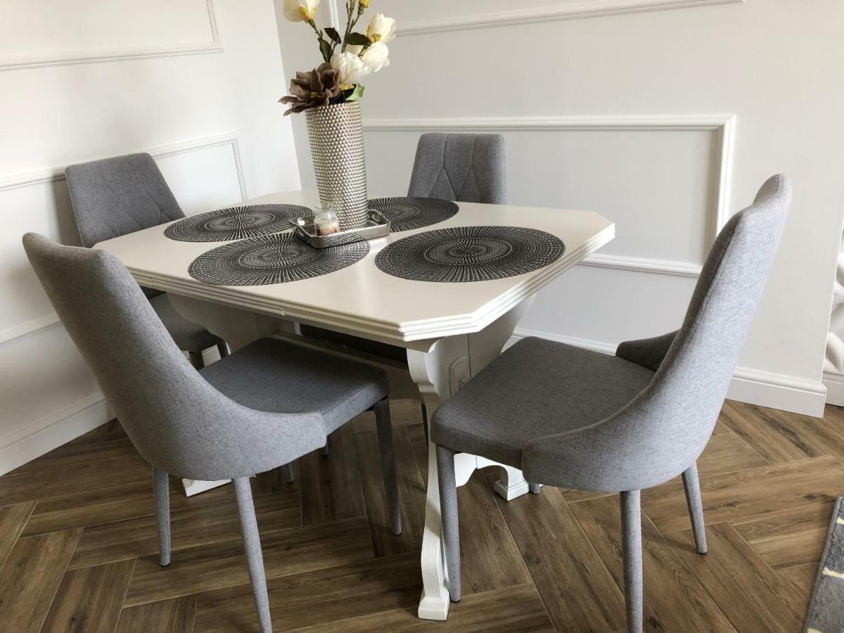 Family & Business Elegant Apartments Ul Warszawska - 2 Bedroom, Balcony, Parking Kielce Exterior photo